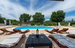 Bazén v ubytovaní Pet Friendly Home In Pridraga With Wifi alebo v jeho blízkosti