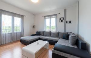 Posedenie v ubytovaní Pet Friendly Home In Pridraga With Wifi