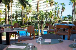 A piscina localizada em AR Diamante Beach & SPA Hotel 4 SUP ou nos arredores