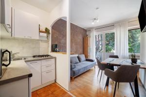 Kuchyň nebo kuchyňský kout v ubytování Modern Park Appartement + 14 fotografií