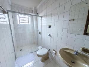 Koupelna v ubytování Hotel Parati Arapongas