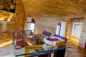 Area soggiorno di Medieval Tower With Views Of Sibillini Mountains