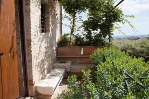 Giardino di Medieval Tower With Views Of Sibillini Mountains