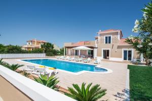 Πισίνα στο ή κοντά στο Green Villa