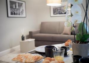 Ảnh trong thư viện ảnh của PIAZZACORVETTOUNO LuxuryApartment 70 MQ pieno centro ở Genoa