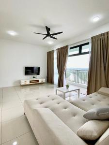 Televisyen dan/atau pusat hiburan di 8scape Residensi