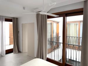 Postel nebo postele na pokoji v ubytování Casa Del Estrecho - Luxury House