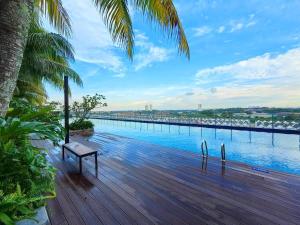 Piscina de la sau aproape de ABHOME "CAMP SUITE" Midas Seri Alam #Mall #Masai JB