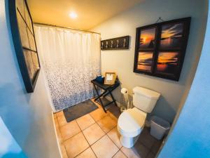 Гостиная зона в Beach Condo at the Shores of Panama Condos - Unit 918