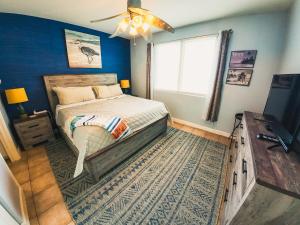 Кровать или кровати в номере Beach Condo at the Shores of Panama Condos - Unit 918