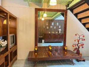 Imagem da galeria de The Memory Hostel em Trat