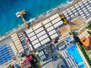 Bazén v ubytování Sailor's Beach Club nebo v jeho okolí