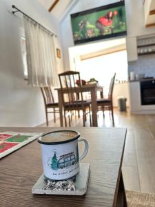 Sjónvarps- og/eða afþreyingartæki á Forest House Divcibare