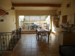 Un restaurante o sitio para comer en Villa Céret