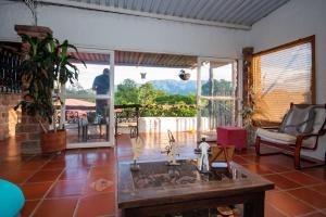 Posezení v ubytování La casona de la loma Ibague