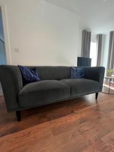 Χώρος καθιστικού στο River Wharf Apartment