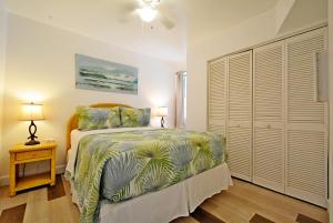 Voodi või voodid majutusasutuse Unit 113 - Oceanfront Unit -2br1ba Heated Pool! toas +36 fotot