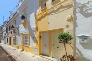 Το κτήριο όπου στεγάζεται  το διαμέρισμα