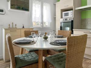 Η κουζίνα ή μικρή κουζίνα στο Maison avec grand jardin arboré +52 φωτογραφίες