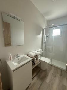 Imagen de la galería de Apartamentos Bolonia - M a n u e l a, en Bolonia