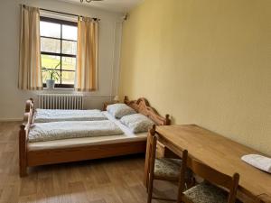 Postel nebo postele na pokoji v ubytování Landgasthof & Hotel Waldeck