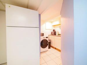 Dapur atau dapur kecil di Cozy Studio Unit Close to New York City