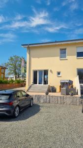 Budova, kde se apartmán nachází + 13 fotografií