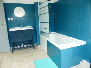 Et badeværelse på Les Cimes du Jura + 17 billeder