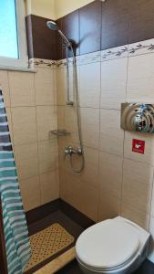 A bathroom at Pazinos/Neveli Cottage