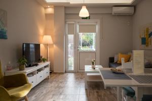 A seating area at The Prickly Pear Apartment