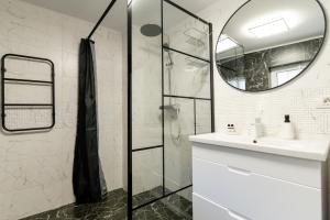 Koupelna v ubytování VIBE Villa + 11 fotografií