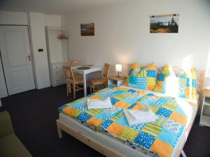 Postel nebo postele na pokoji v ubytování Vila Pramínek, Horní Maršov, Krkonoše