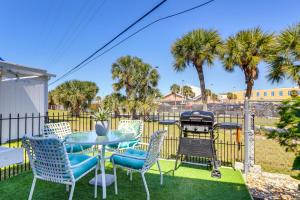 Φωτογραφία από το άλμπουμ του 2 Mi to Venice Beach Home with Pool Access σε Βένις