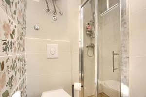 Kúpeľňa v ubytovaní Apartment Henna 2 Pula + 37 fotografií