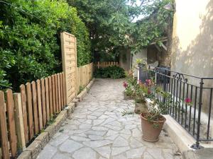 Maison RASSIER, Gîte Vélo外面的花园