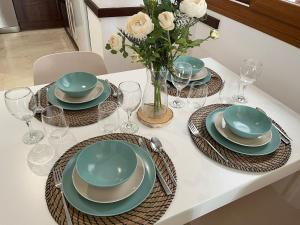 Kép Turquesa Apartment,Punta Prima ,2 bed, 4 swimming pools and cabriolet Peugeot 307 included szállásáról Torreviejában a galériában