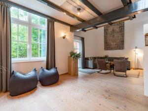 A seating area at Haus Aifnerspitze
