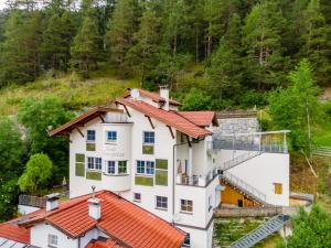 The building in which the holiday home is located