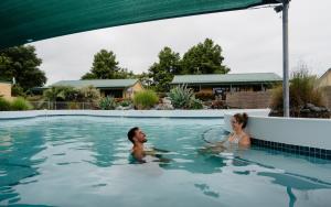 Bazén v ubytování Tasman Holiday Parks - Miranda nebo v jeho okolí