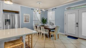 Galería fotográfica de The Bluefin - Luxury Beach Home! en Destin