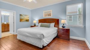 The Bluefin - Luxury Beach Home!客房内的一张或多张床位