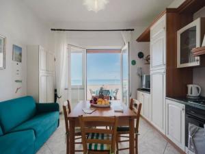 Fotografie z fotogalerie ubytování Apartment in Porto Torres with Private Terrace v destinaci Porto Torres