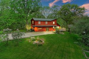 Κήπος έξω από το Rare Gem! Game Room, Hot Tub, Near Lake, Pet Ok