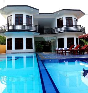 Bazén v ubytování Mamma Raji Hotel - Freedom Paradise nebo v jeho okolí
