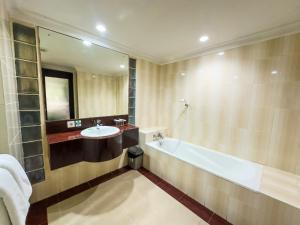 Koupelna v ubytování Champlung Mas Hotel Legian
