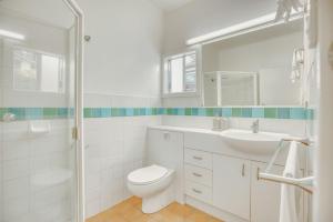 Ένα μπάνιο στο Boorolong 2 - Beachfront Bliss