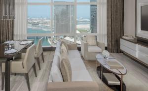Гостиная зона в Rosewood Abu Dhabi