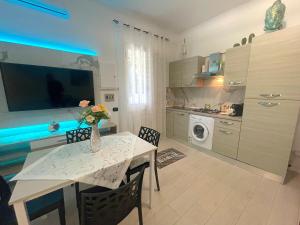 A kitchen or kitchenette at Casa Sant'Anna