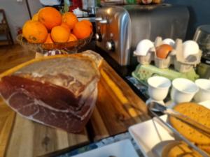Jedlo v ubytovaní bed & breakfast alebo blízkom okolí