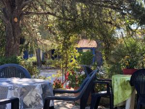 Zahrada ubytování Hotel Des 4 Vents "Esprit Camargue" Parking Privé securisé